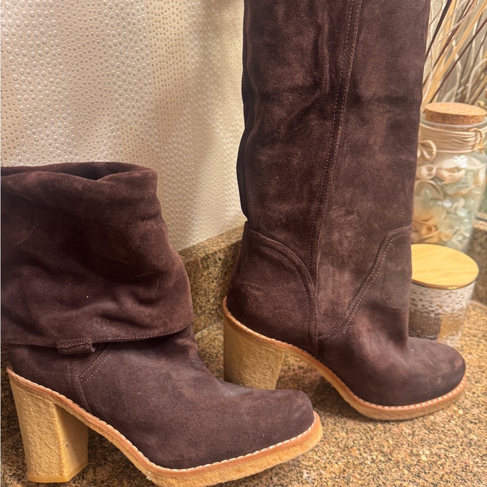 UGG Dark‎ Brown Suede Heeled Boots Size 9